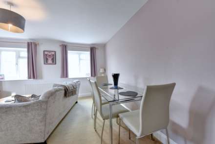 Whyteladyes Lane, Maidenhead, Image 4