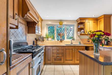 Mundaydean Lane, Marlow, Image 4