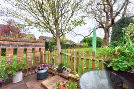 Sherwood Gardens, Henley On Thames, Image 10