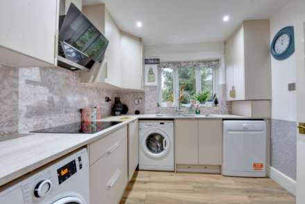 Sherwood Gardens, Henley On Thames, Image 3