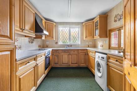 Mundaydean Lane, Marlow, Image 13