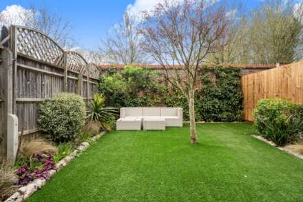 East Arms Place, Hurley, Image 12