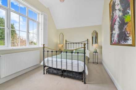 East Arms Place, Hurley, Image 13