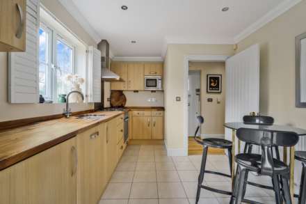 East Arms Place, Hurley, Image 4