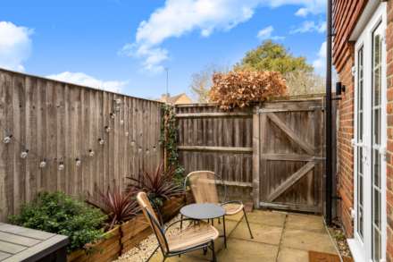 East Arms Place, Hurley, Image 5