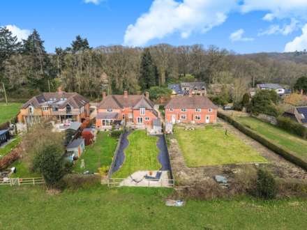 Nuthatch Cottages, Checkendon, Image 18