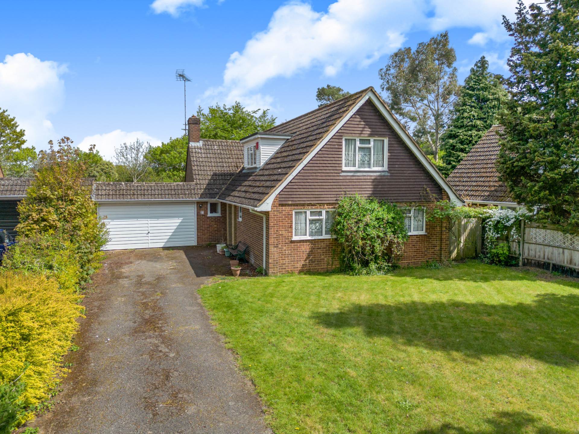 Orchard Close, Shiplake Cross, Image 1