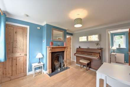 Newtown Gardens, Henley-On-Thames, Image 2