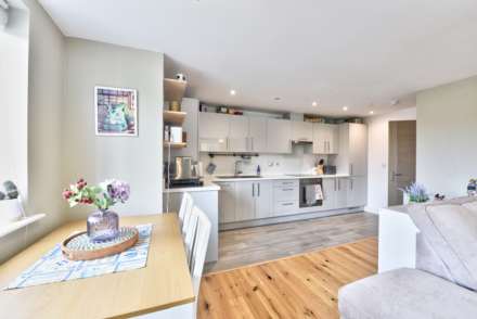 Oakford Court, Henley On Thames, Image 2