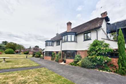 Bowling Court, Henley-on-Thames, Image 10