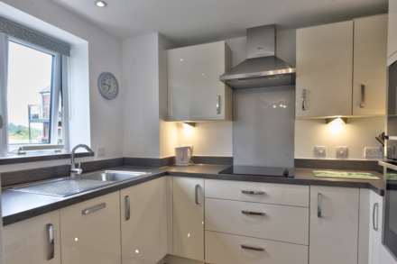 Albert Court, Henley On Thames, Image 4