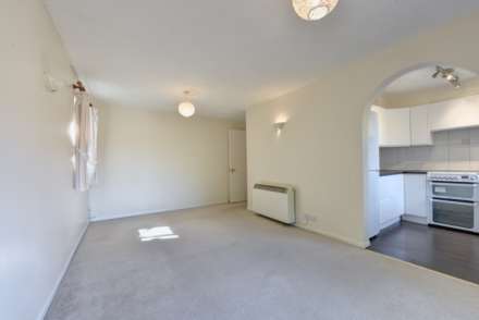 Tilebarn Close, Henley On Thames, Image 2