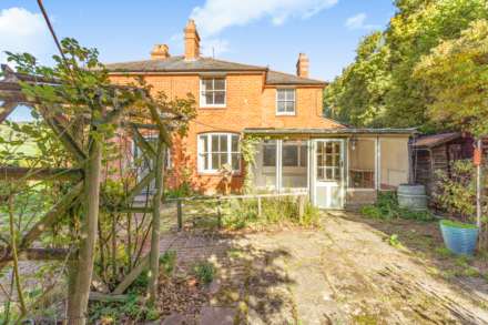 Pheasants Hill, Hambleden, Image 13