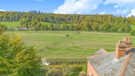 Pheasants Hill, Hambleden, Image 16
