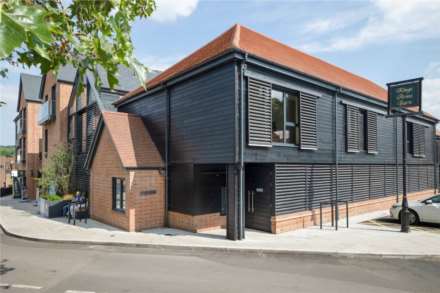 3 Bedroom Penthouse, Market Place, Henley-On-Thames