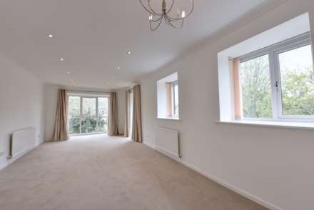 St Andrews Road, Henley-On-Thames, Image 2