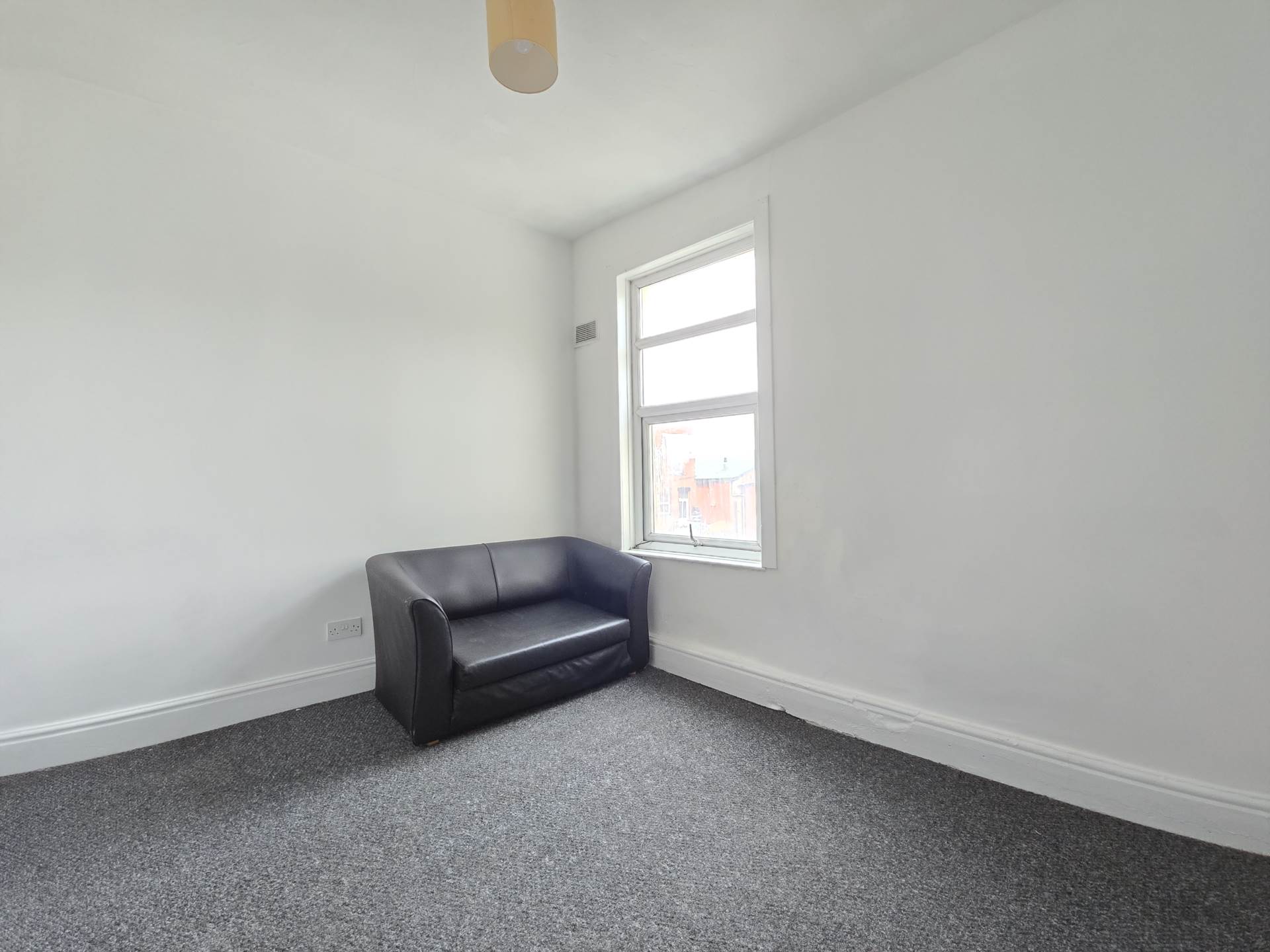 Central Drive / Bloomfield Road, Image 4