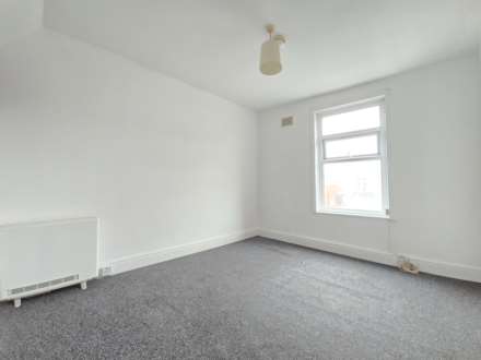 Central Drive / Bloomfield Road, Image 2