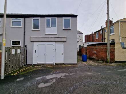 Commercial Property, Workshop/Storage space with Office facilities on Back Clarendon Road, Blackpool