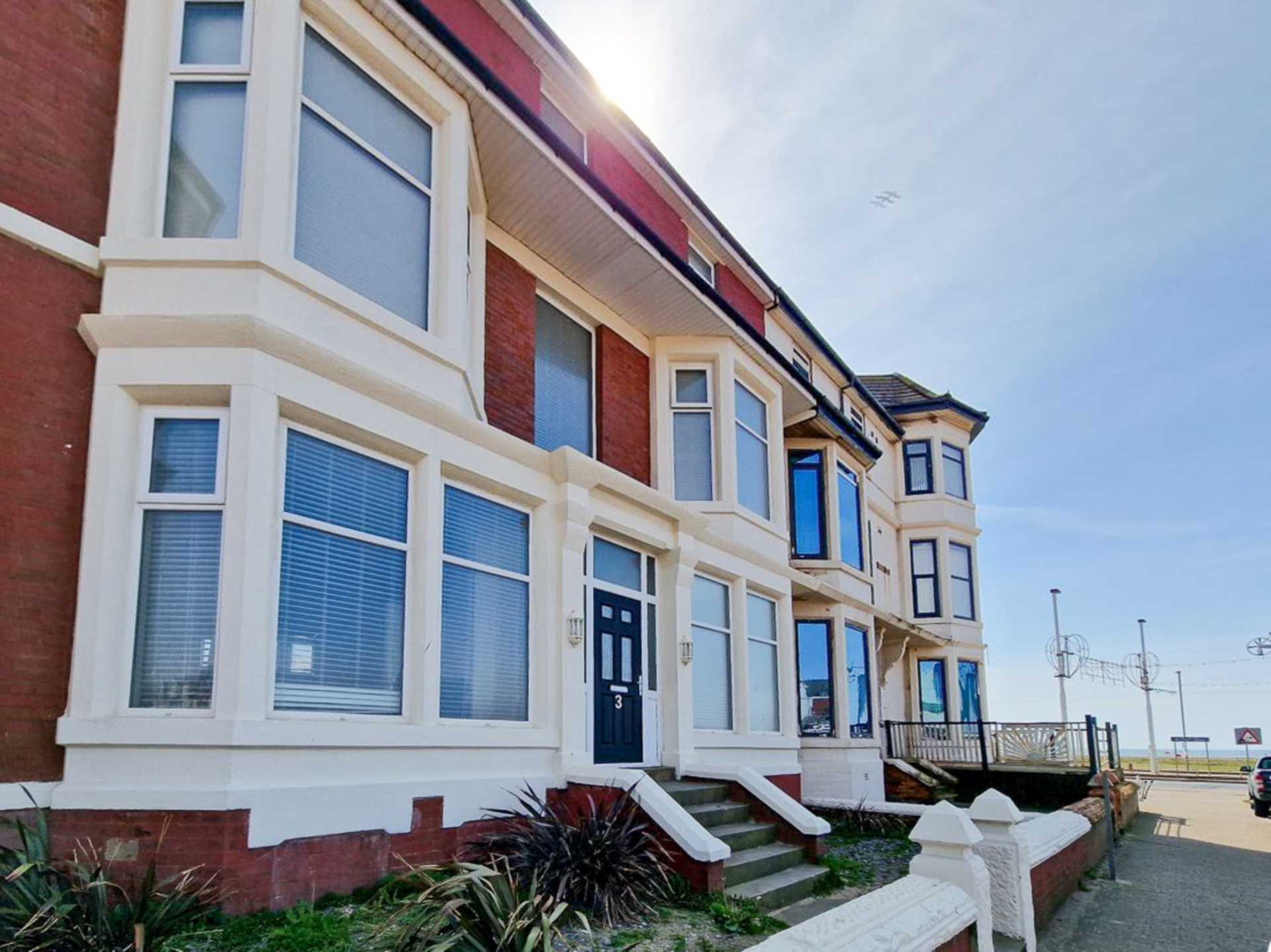 Stunning 4-Bedroom Terrace House with Sea View on St Chads Road, Blackpool, Image 9