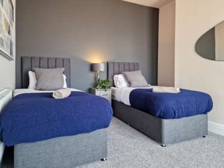 Stunning 4-Bedroom Terrace House with Sea View on St Chads Road, Blackpool, Image 10