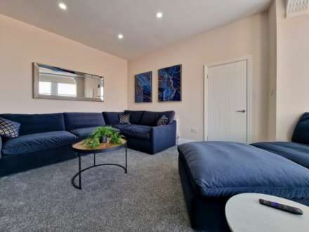 Stunning 4-Bedroom Terrace House with Sea View on St Chads Road, Blackpool, Image 13