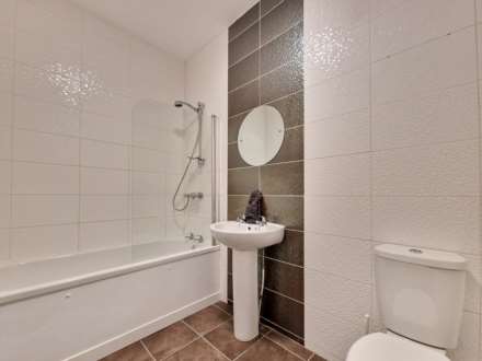 Stunning 4-Bedroom Terrace House with Sea View on St Chads Road, Blackpool, Image 2