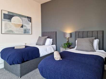 Stunning 4-Bedroom Terrace House with Sea View on St Chads Road, Blackpool, Image 3
