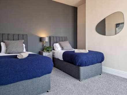 Stunning 4-Bedroom Terrace House with Sea View on St Chads Road, Blackpool, Image 4
