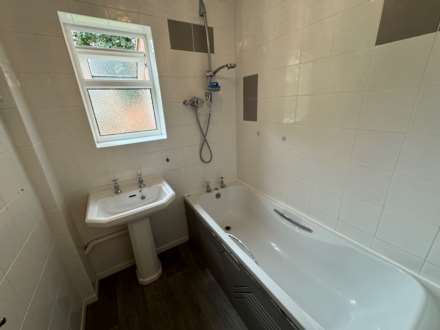 Gaunton Close, Taunton, Image 9