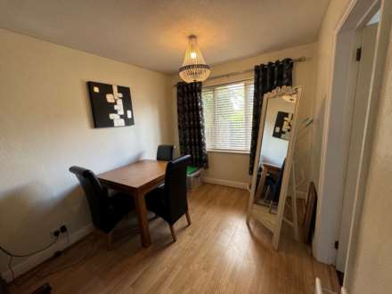 Sycamore Close, Taunton, Image 3