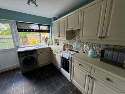Sycamore Close, Taunton, Image 4