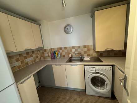 Marshall Court, Taunton, Image 4