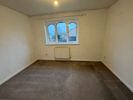 Ashbourne Crescent, Taunton, Image 6