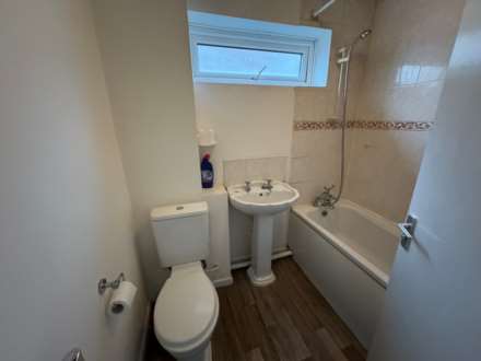 Ashbourne Crescent, Taunton, Image 8