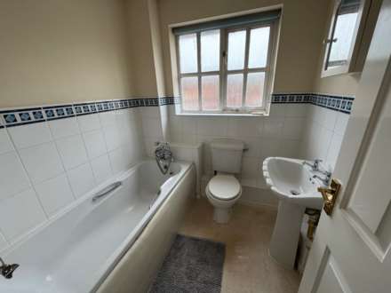 Cranes Close, Taunton, Image 11