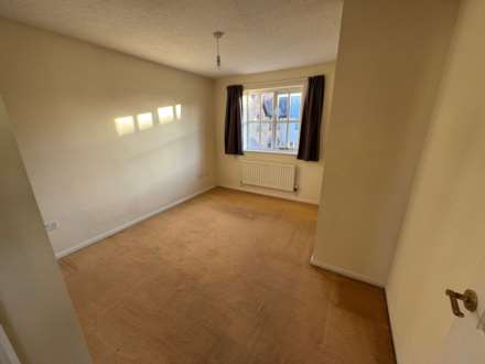 Cranes Close, Taunton, Image 8