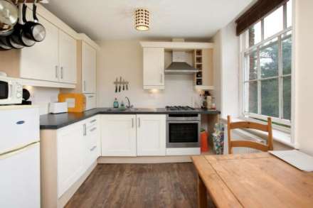 Annecy Court, Taunton, Image 4