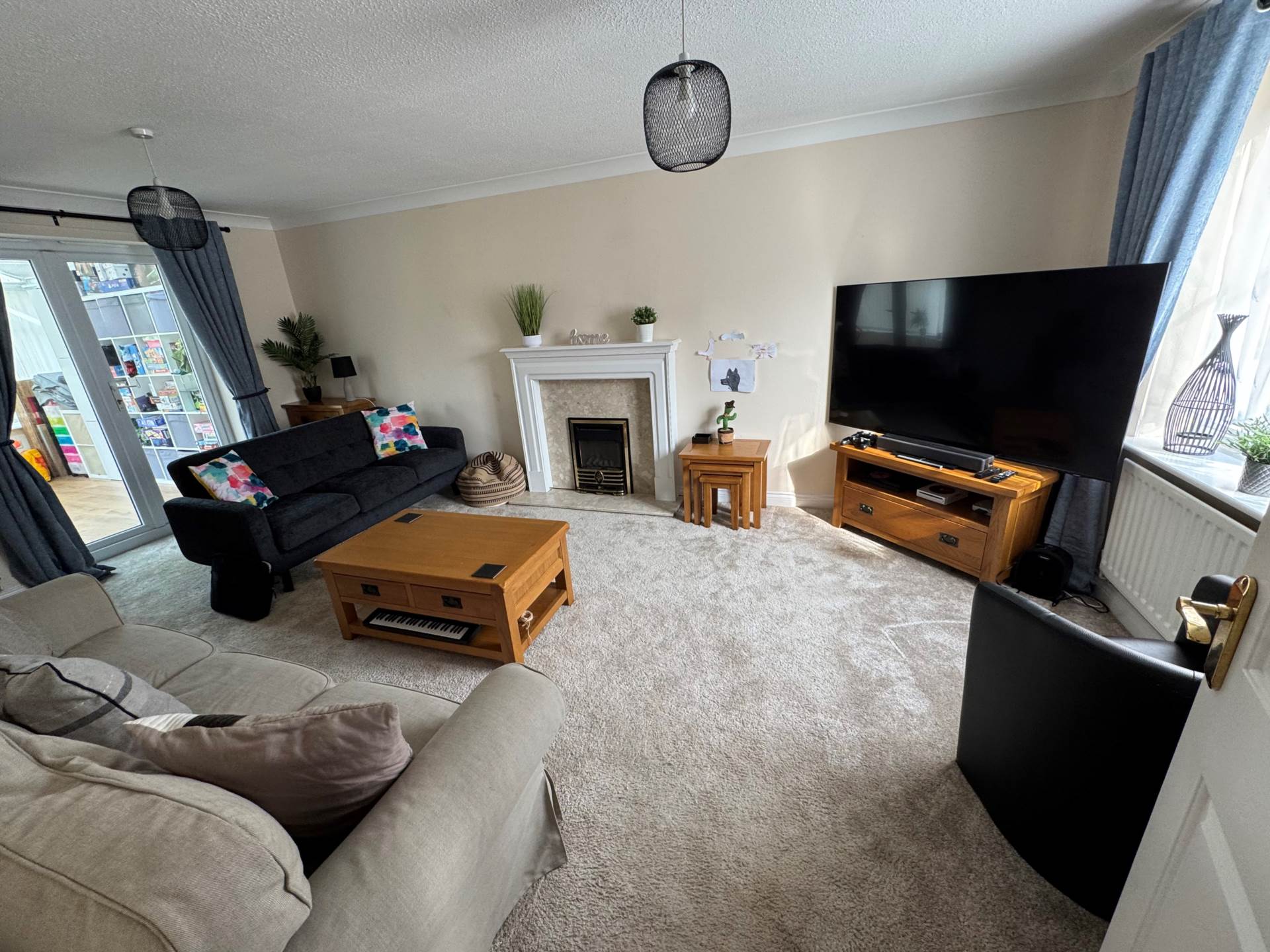 Avill Crescent, Taunton, Image 2