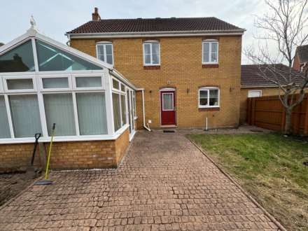 Avill Crescent, Taunton, Image 18