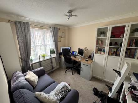 Avill Crescent, Taunton, Image 4