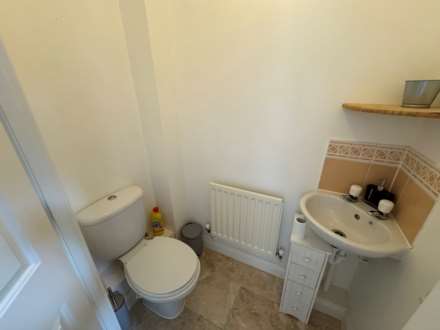 Avill Crescent, Taunton, Image 8