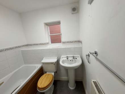 Summerleaze Crescent, Taunton, Image 15