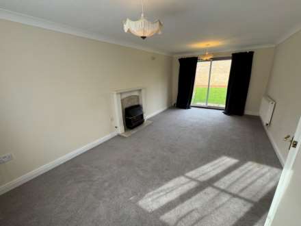 Summerleaze Crescent, Taunton, Image 2