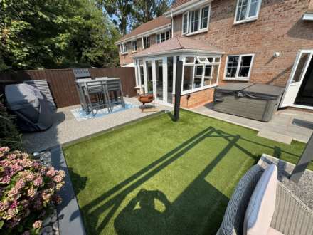 Denning Close, Taunton, Image 18
