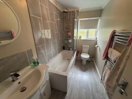 Standfast Place, Taunton, Image 9