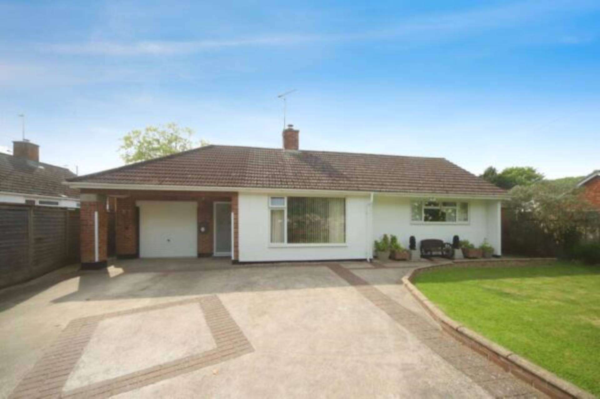 Gravelands Lane, Henlade, Image 1