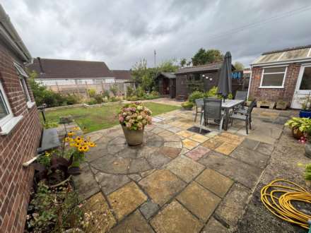 Gravelands Lane, Henlade, Image 12
