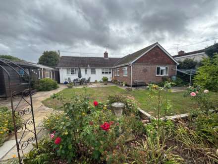 Gravelands Lane, Henlade, Image 13