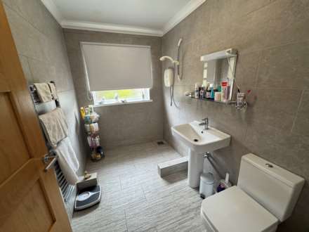 Gravelands Lane, Henlade, Image 7